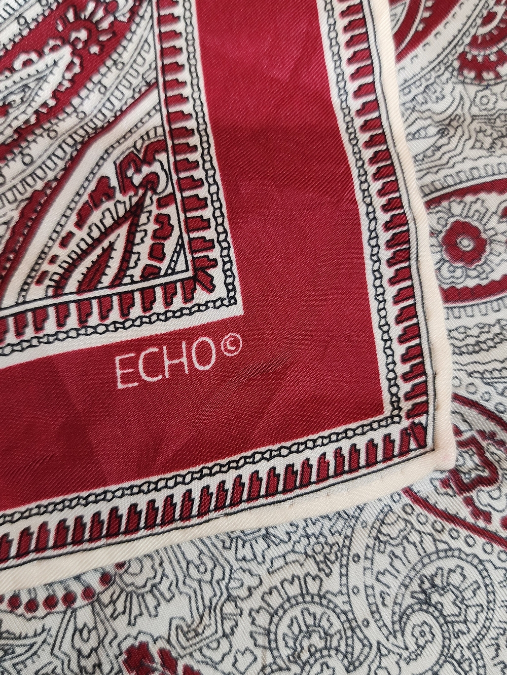 ECHO Vintage 90s 100% Silk Scarf 34x34 Red Ivory Paisley Square